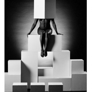 30 x 40 cm Boxhead on Tower - a11668