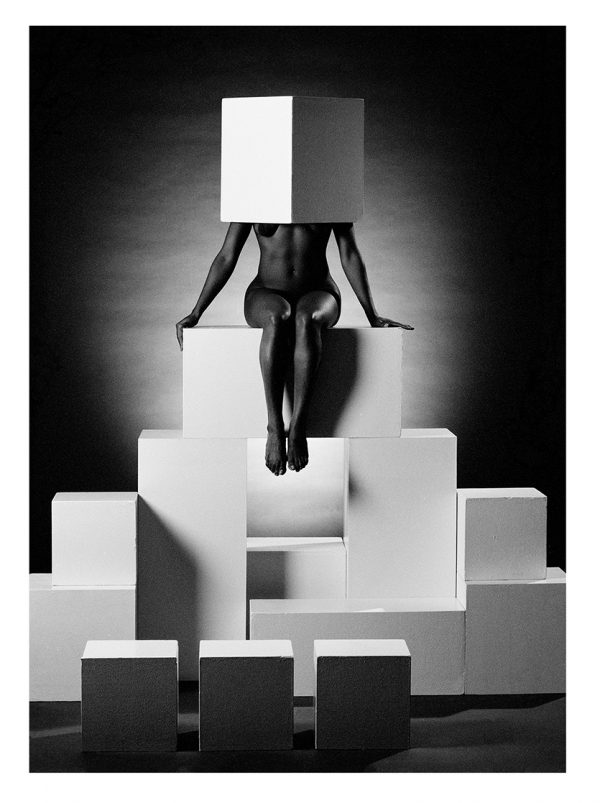 50 x 70 cm Boxhead on Tower - a11668