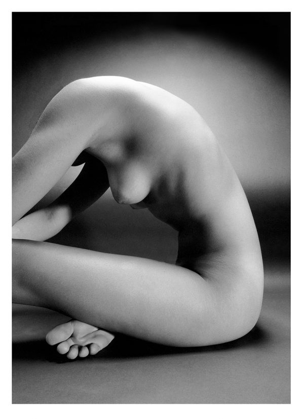 50 x 70 cm Balanced on a Foot - c13599