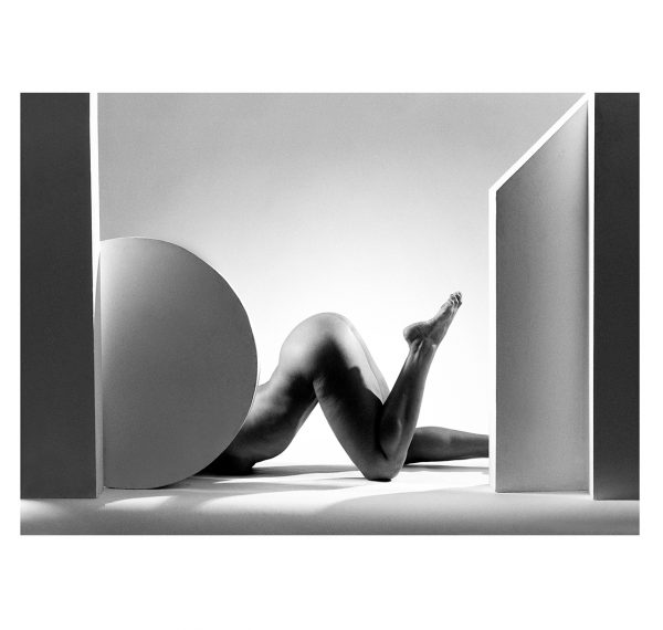 50 x 70 cm Integration of the Form in the Structure - c13683