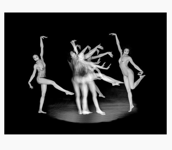 30 x 40 cm Dance Group - d14523